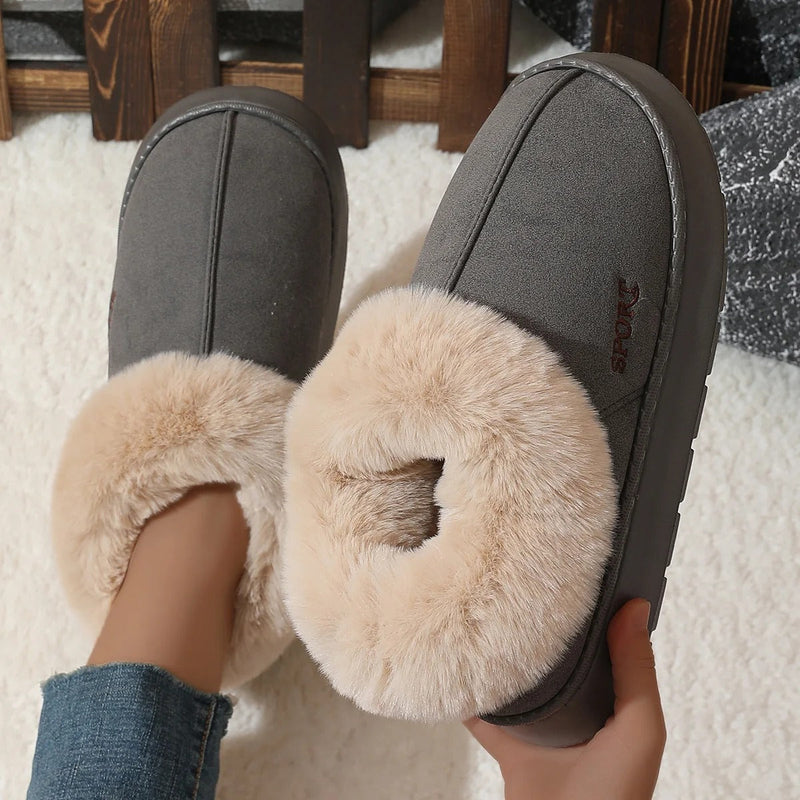 Chinelo com isolamento térmico antiderrapante